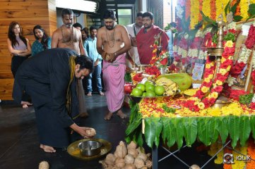 Loafer Movie Opening